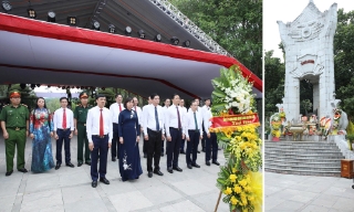 Đoàn đại biểu tỉnh Bắc Ninh dâng hương tưởng niệm các Anh hùng liệt sĩ tại tỉnh Quảng Trị